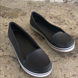 CROCS 🐊 FLATS SZ 8
